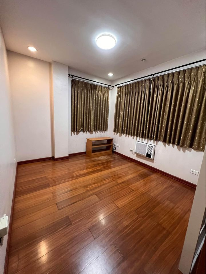 Gallery 5