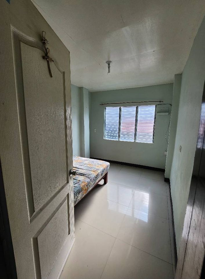 3 beds 1 bath Flat/apartment