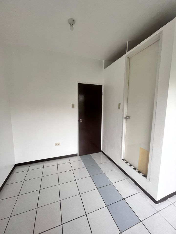 Studio room for rent
