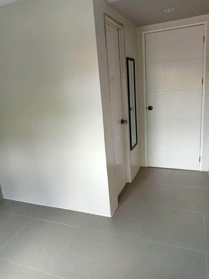 Gallery 5