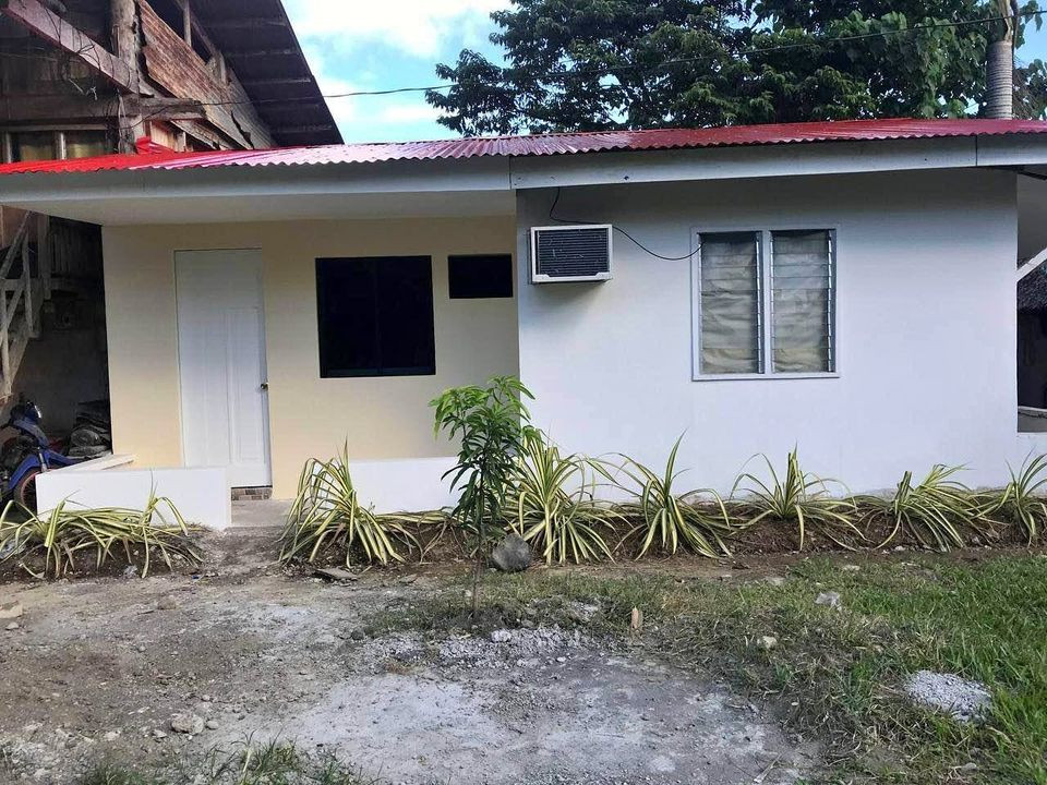 For rent studio type room with Aircon