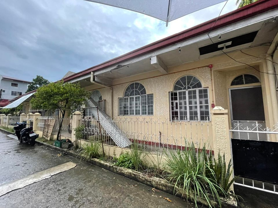 Apartment for rent, commercial building