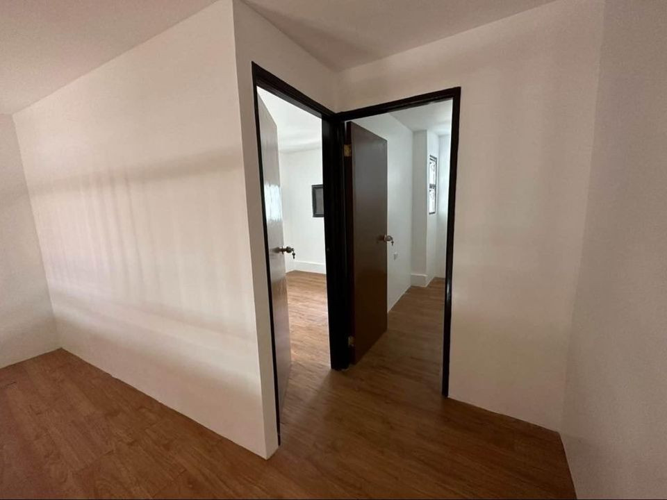 Gallery 4