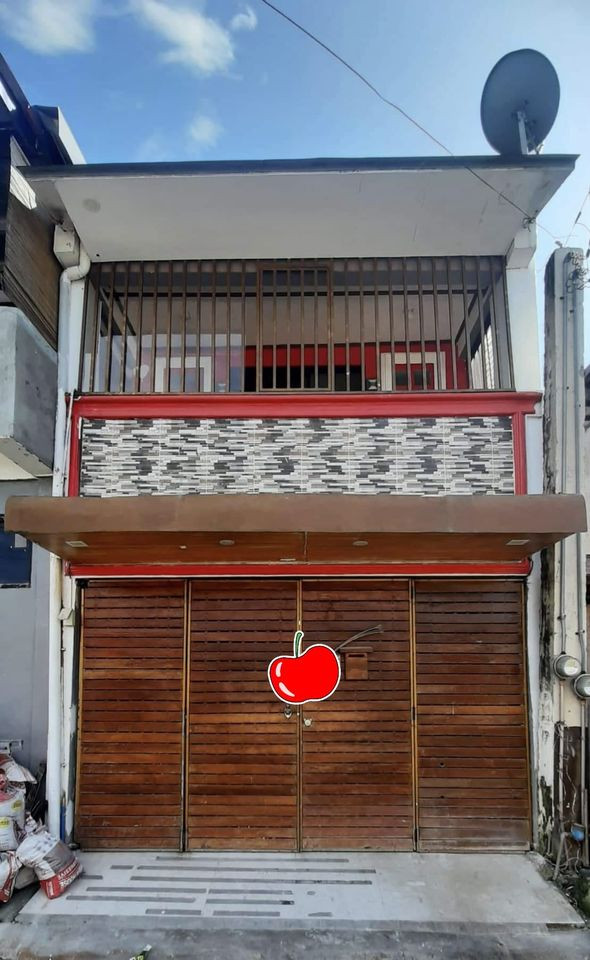 2 STOREY HOUSE FOR RENT