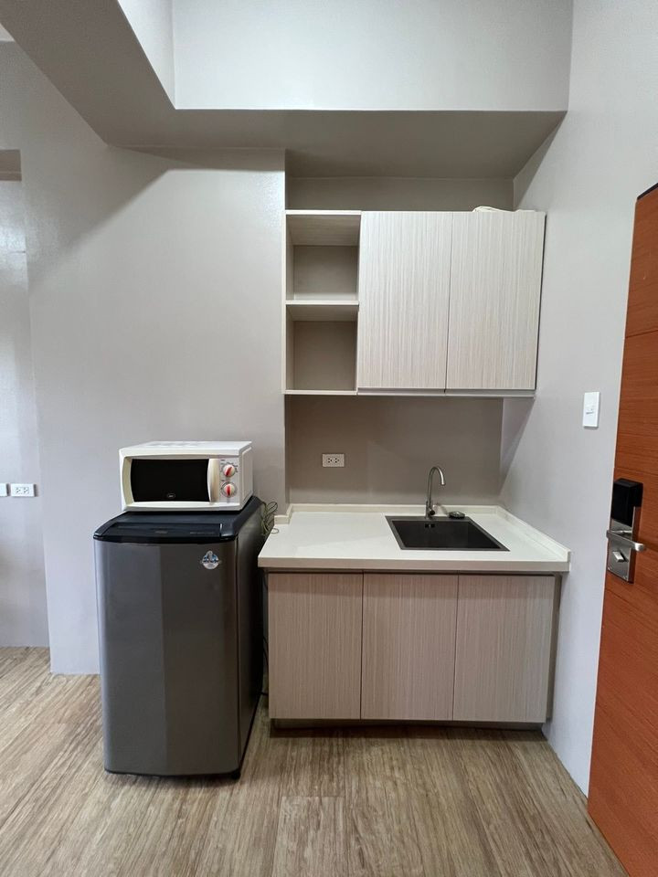 SEMI-FURNISHED CONDO UNIT FOR RENT