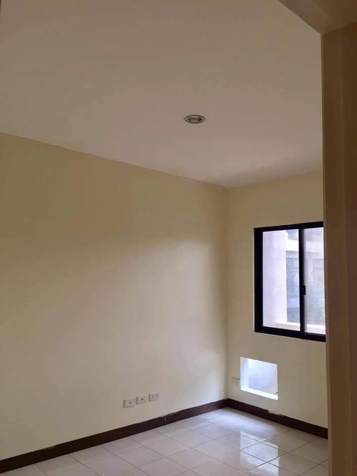 Gallery 5