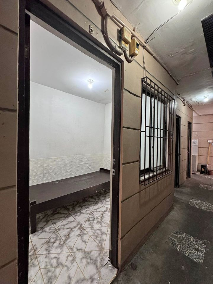 1 Bed 2 Baths Room only