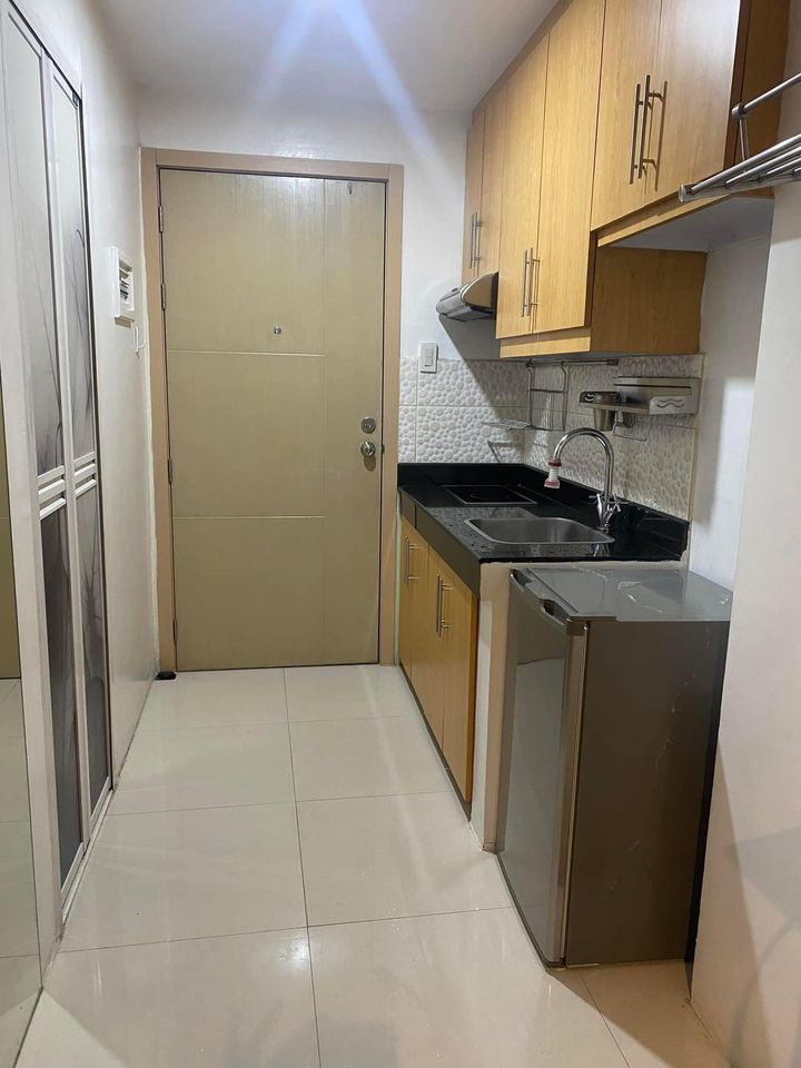 Studio Unit for Rent (Furnished) at Mplace Condominium