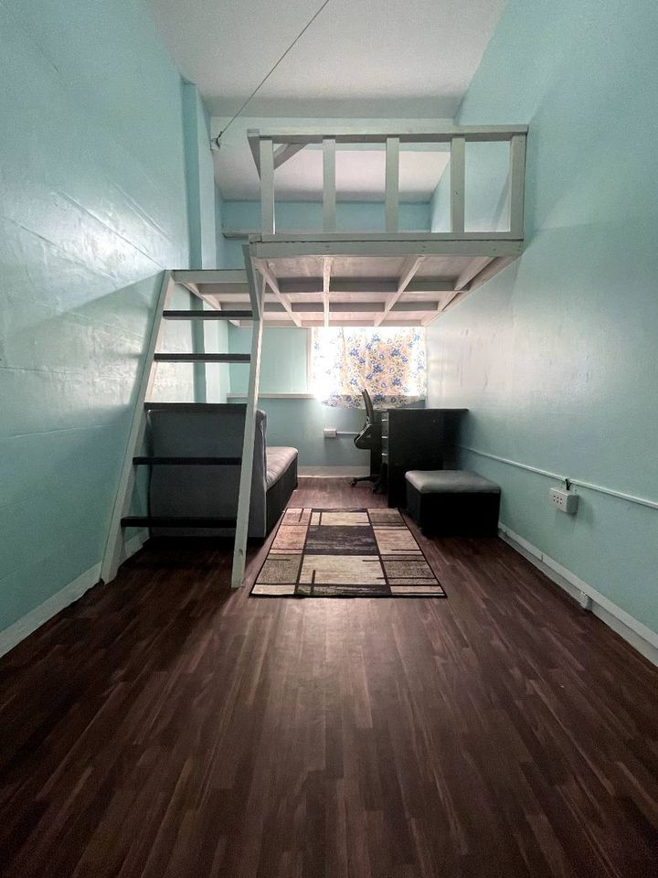 ROOM FOR RENT (LOFT TYPE)