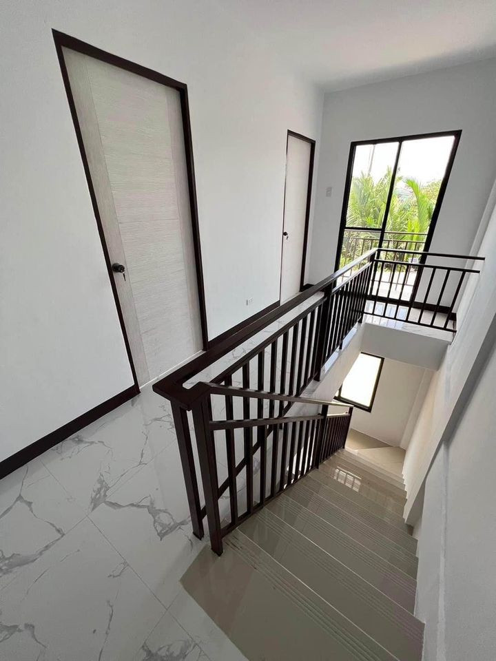 Gallery 5