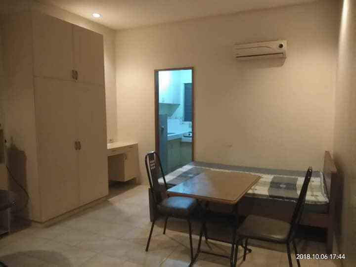 Semi Furnished Studio Unit For Rent in Banawa with Free Car Park