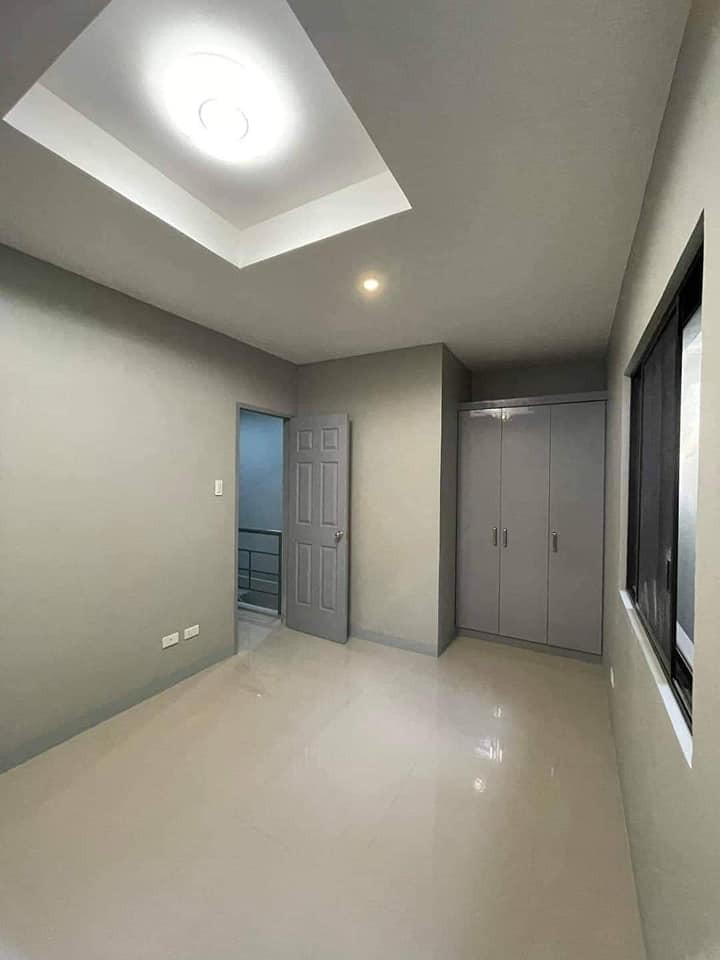 Gallery 5