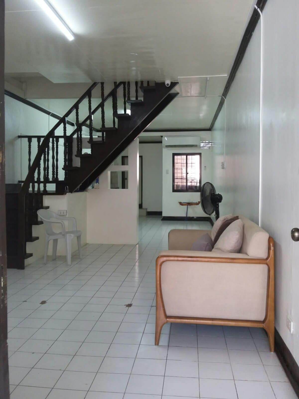2 Level Apartment with 2 Bedroom in Makati, Metro Manila