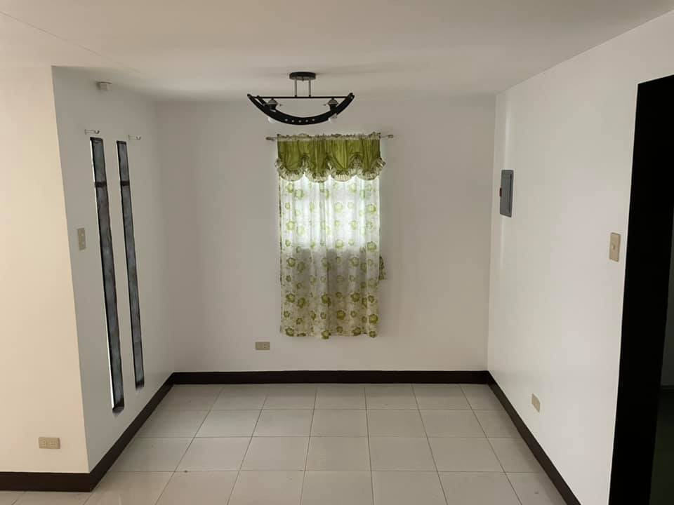 Gallery 5