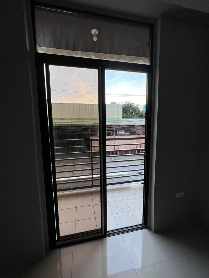 Gallery 5