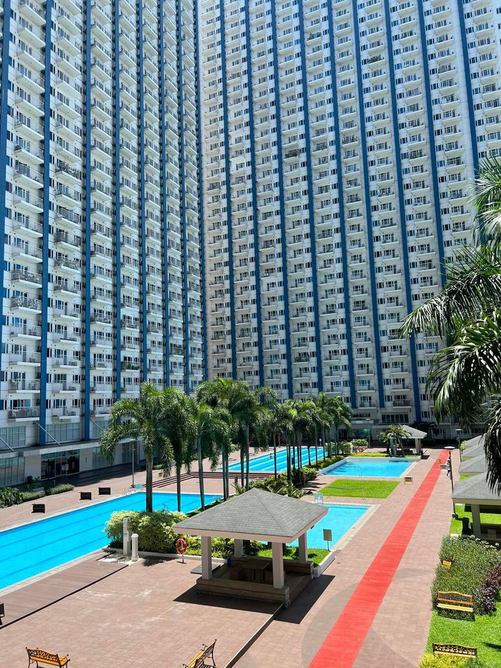 1 BR with Balcony