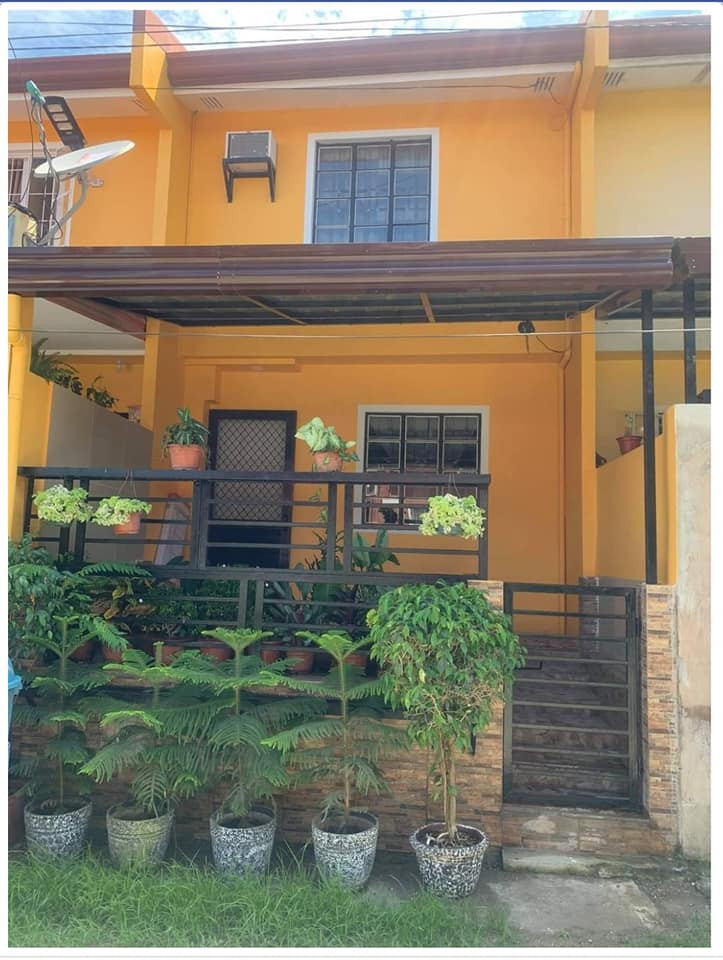 For Rent Inner Unit Townhouse