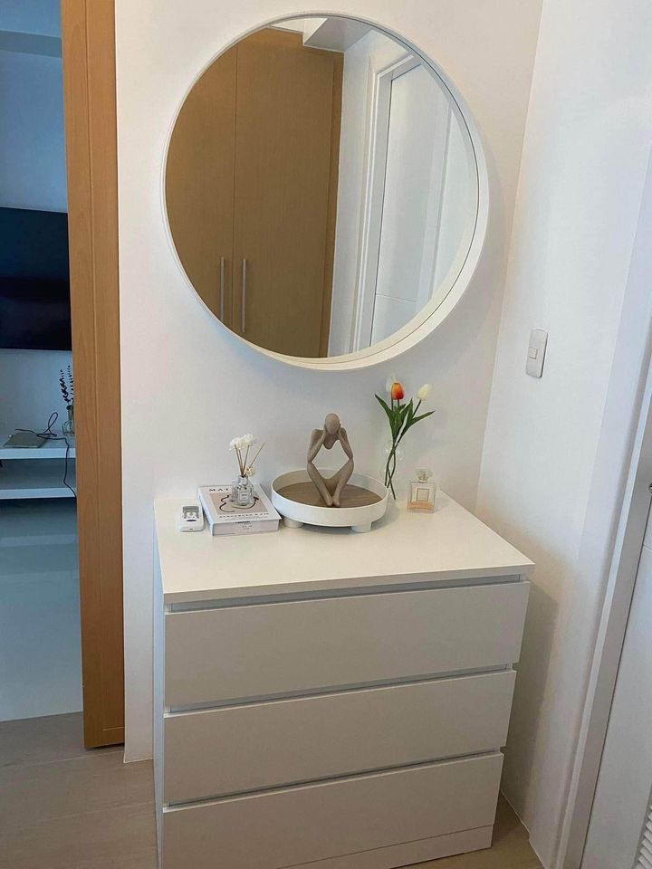 Uptown Parksuites Tower 1