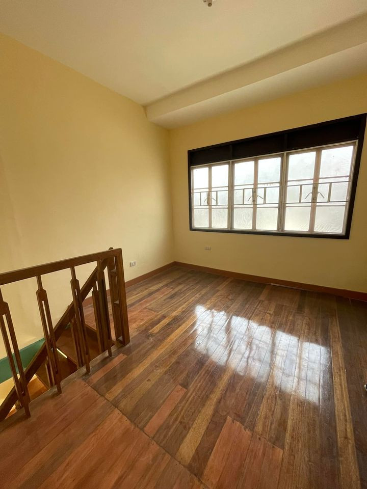 Gallery 5