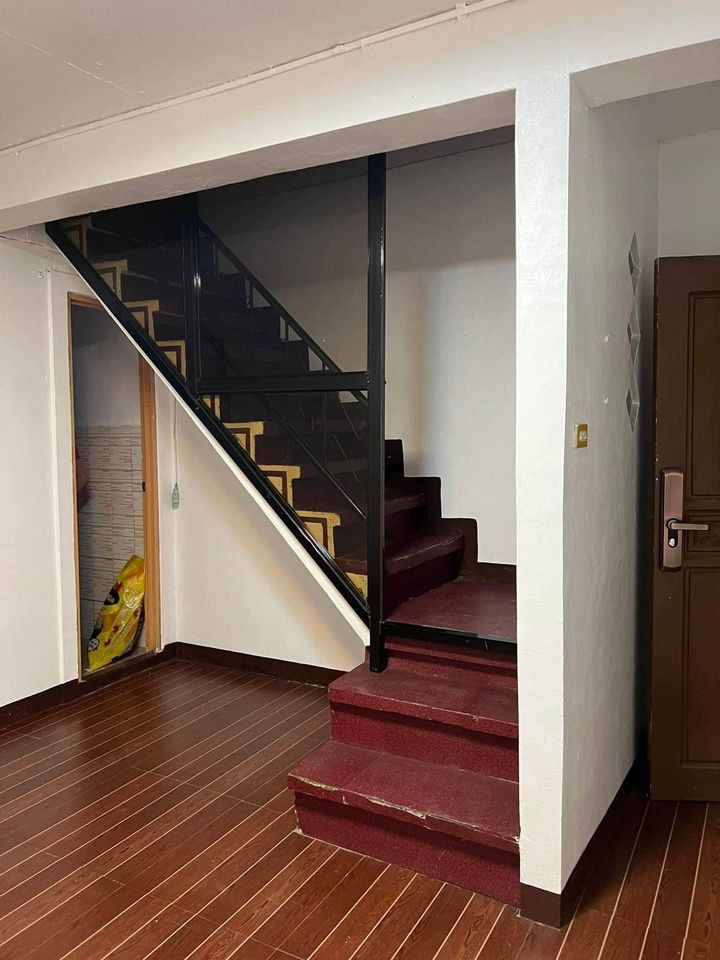 3 STOREY HOUSE FOR RENT