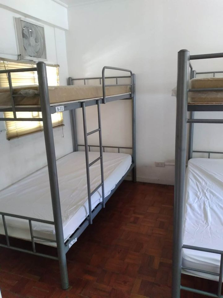 1 Bed 2 Baths Room only