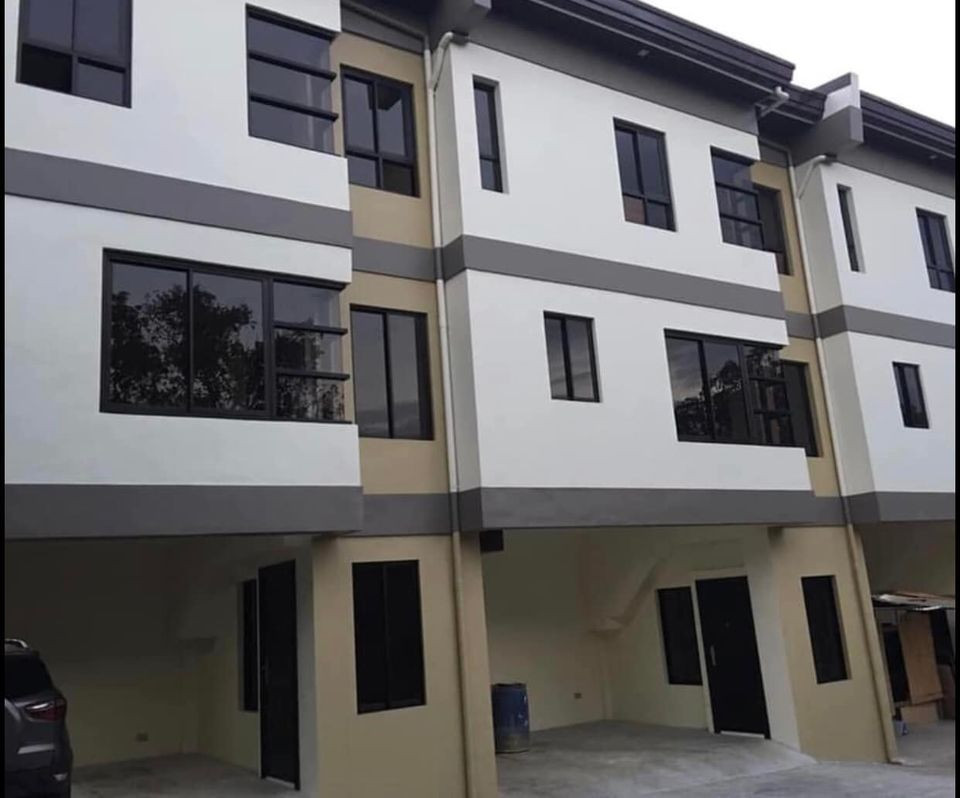TOWNHOUSE FOR RENT IN FAIRVIEW QUEZON CITY