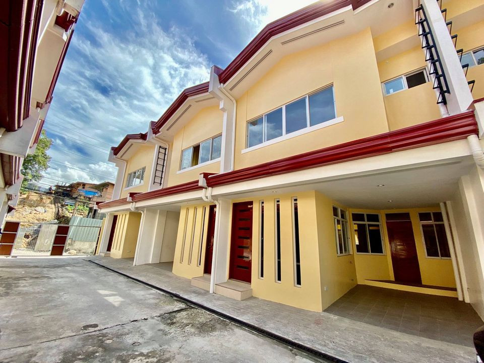 4 Beds 3 Baths Townhouse