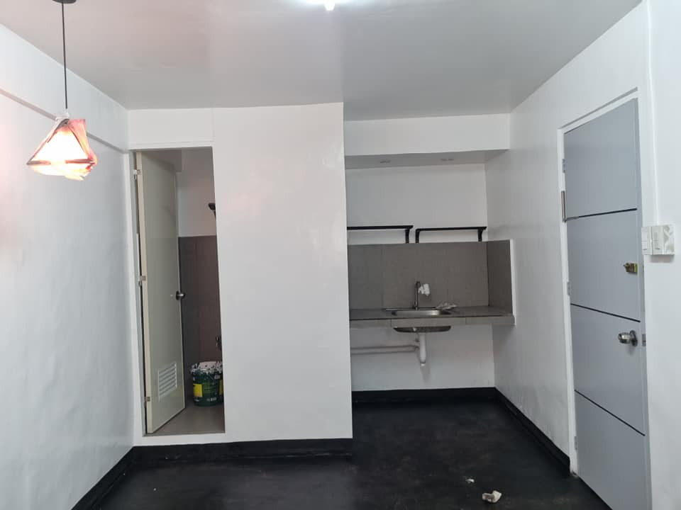 3 Units Studio Type / Office