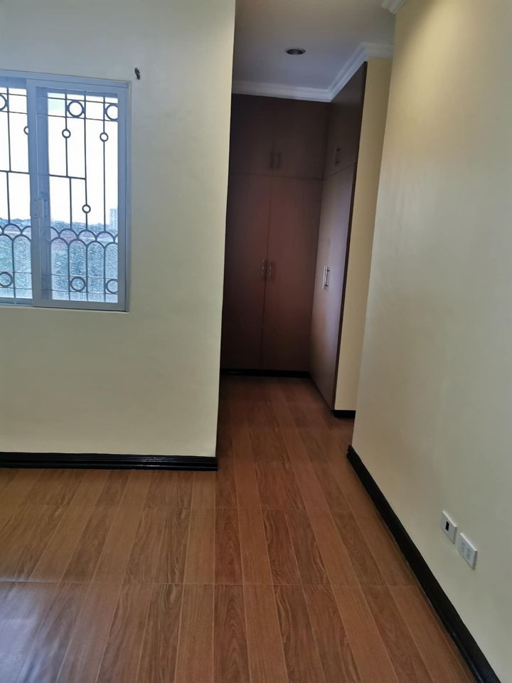 Gallery 4