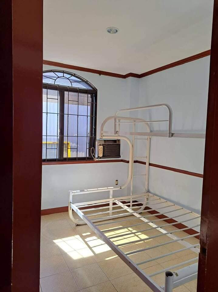 Gallery 5