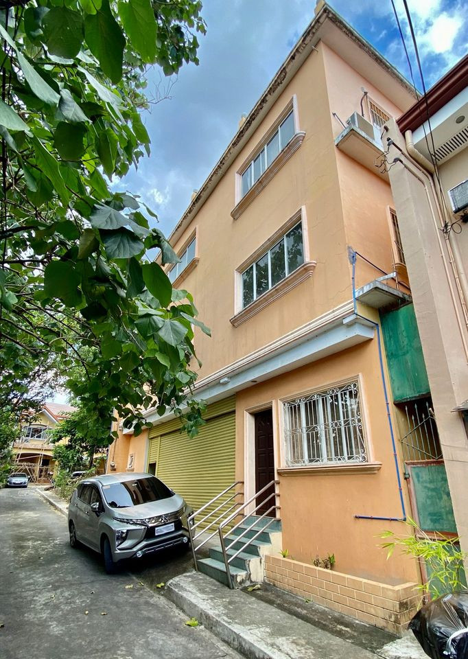 4 Beds 4 Baths House