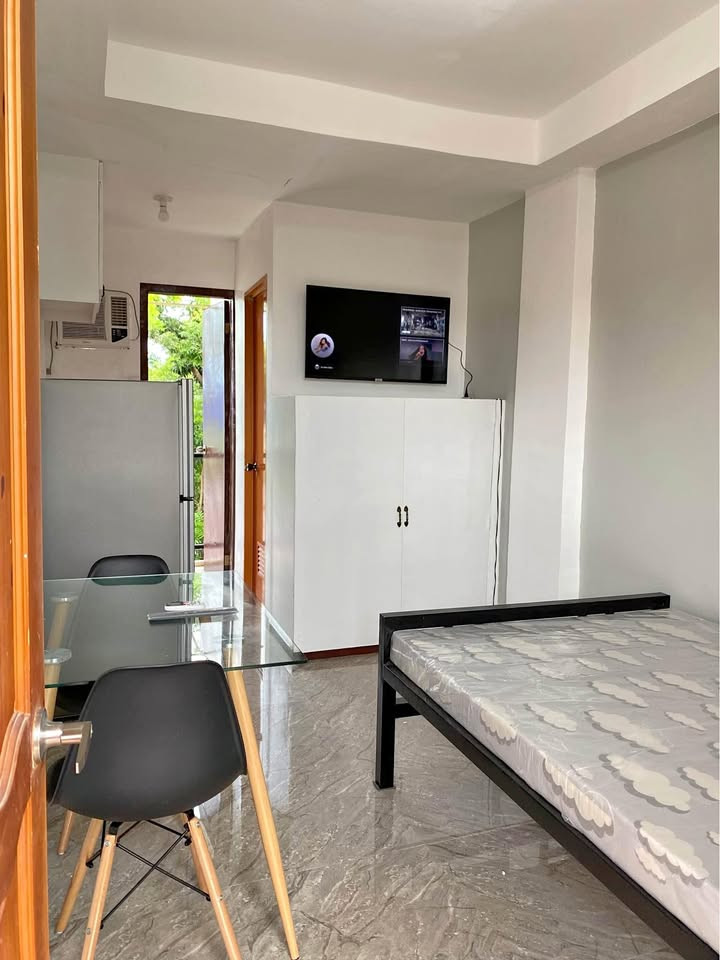 Studio Unit with balcony for Rent