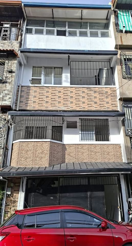 2 rooms available