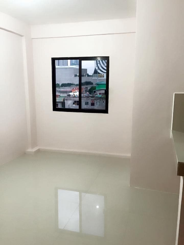 Studio Type Room near BGC - Emerald St, Makati City