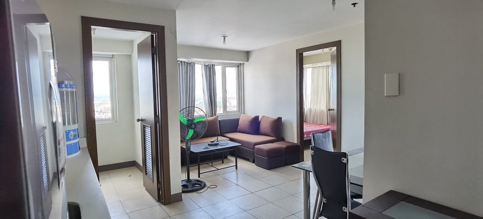 2 Bedroom for rent in Ridgewood Towers Taguig - Near BGC & MarketMarket