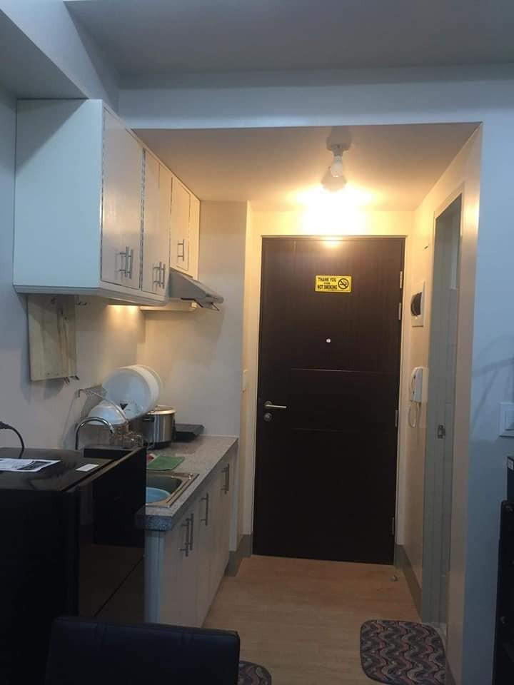 SUNTRUST PARKVIEW CONDOMINIUM infront of Sm manila