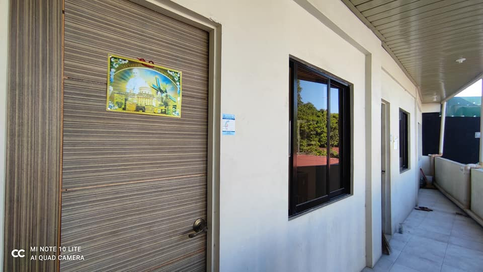 STUDIO TYPE APARTMENT FOR RENT (near southwoods)