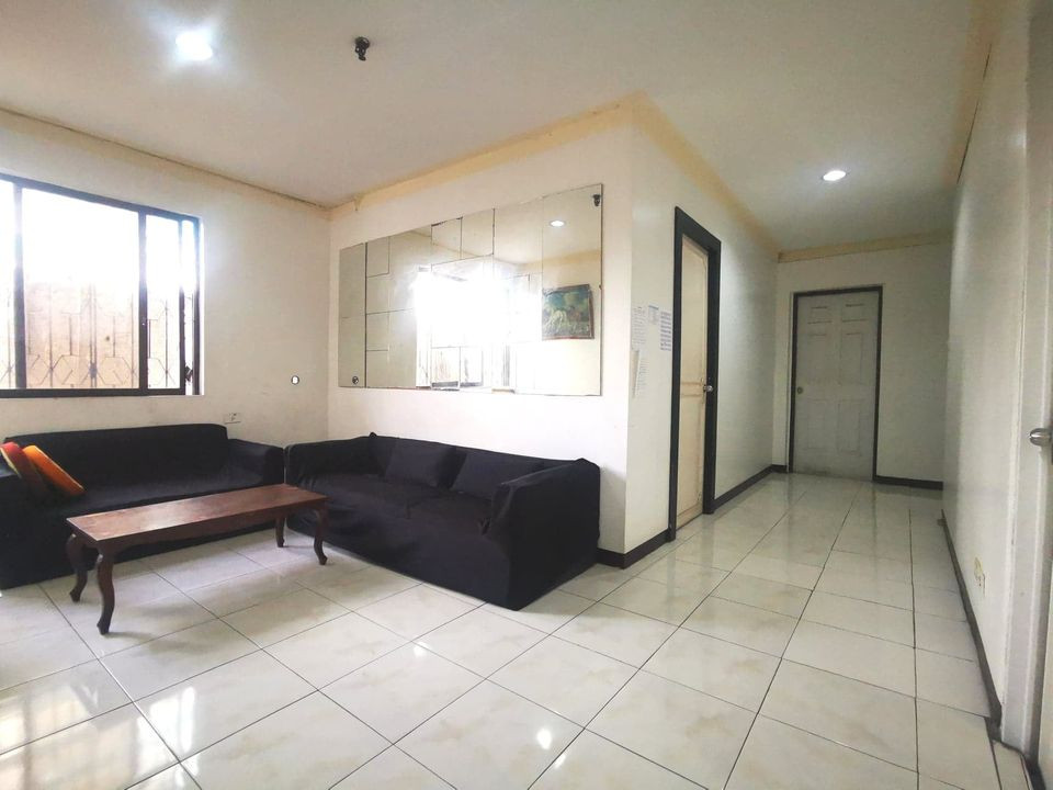 3 Beds 2 Baths Apartment/Condo