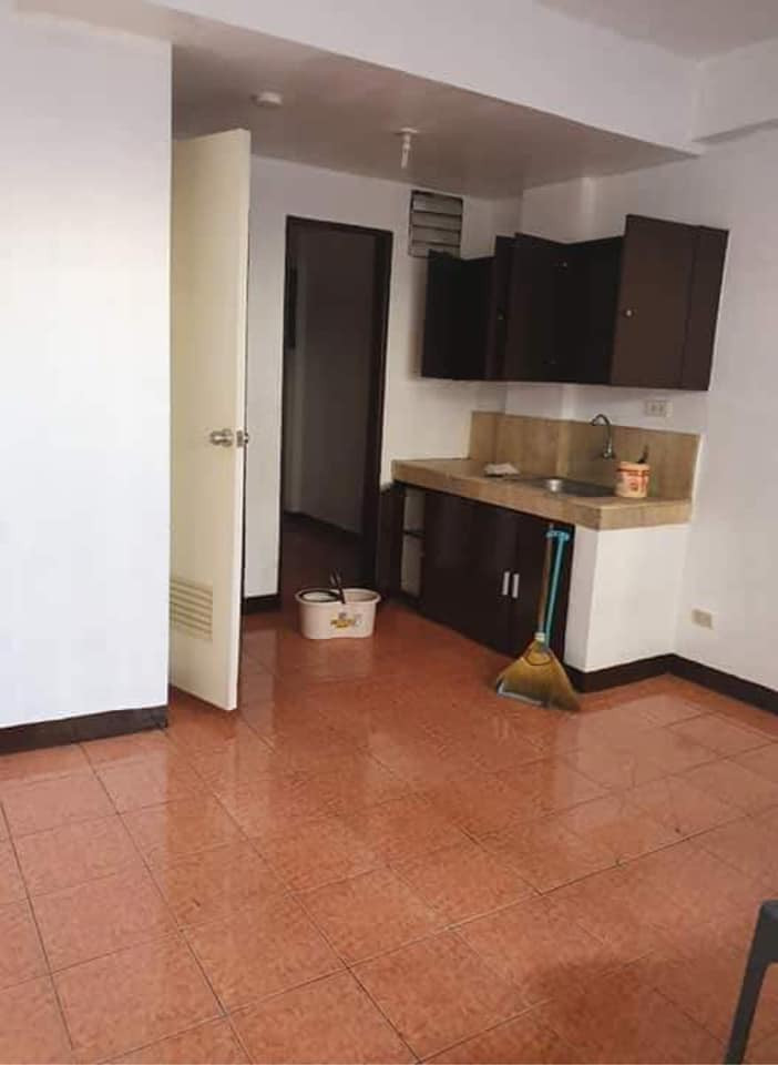 Room in Bangkal, Makati City