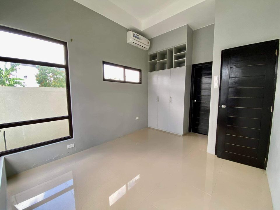 Gallery 5