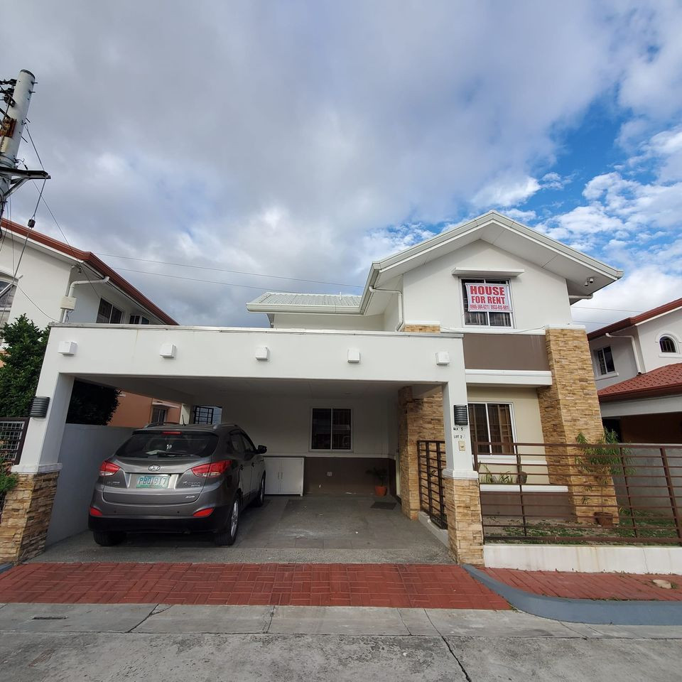 4 Beds 3 Baths House