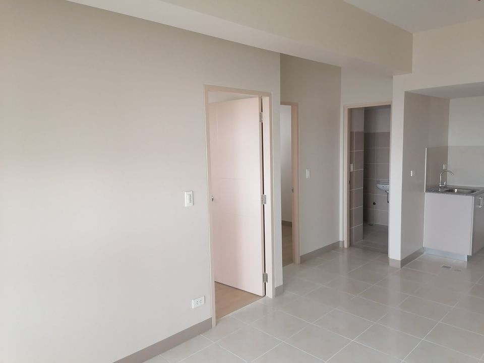 2 Beds 1 Bath Apartment/condo