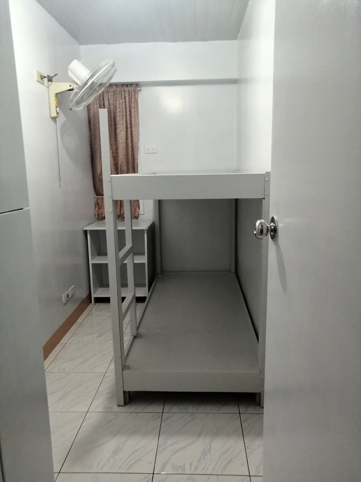 1 Bed 2 Baths Room only