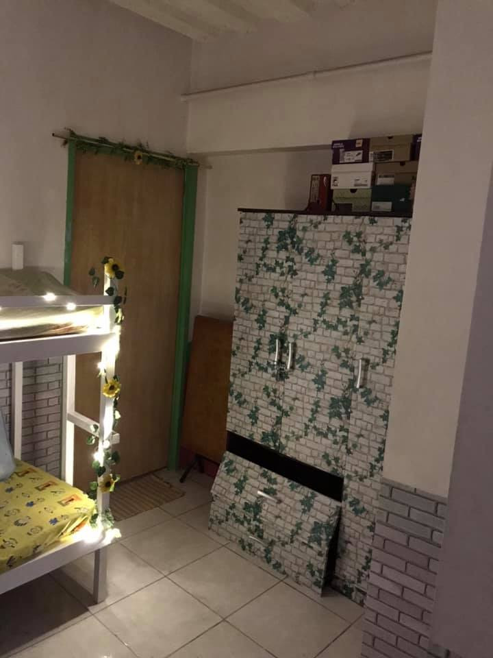 Sunflower-themed room Condo Sharing Park Avenue, Pasay, Metro Manila