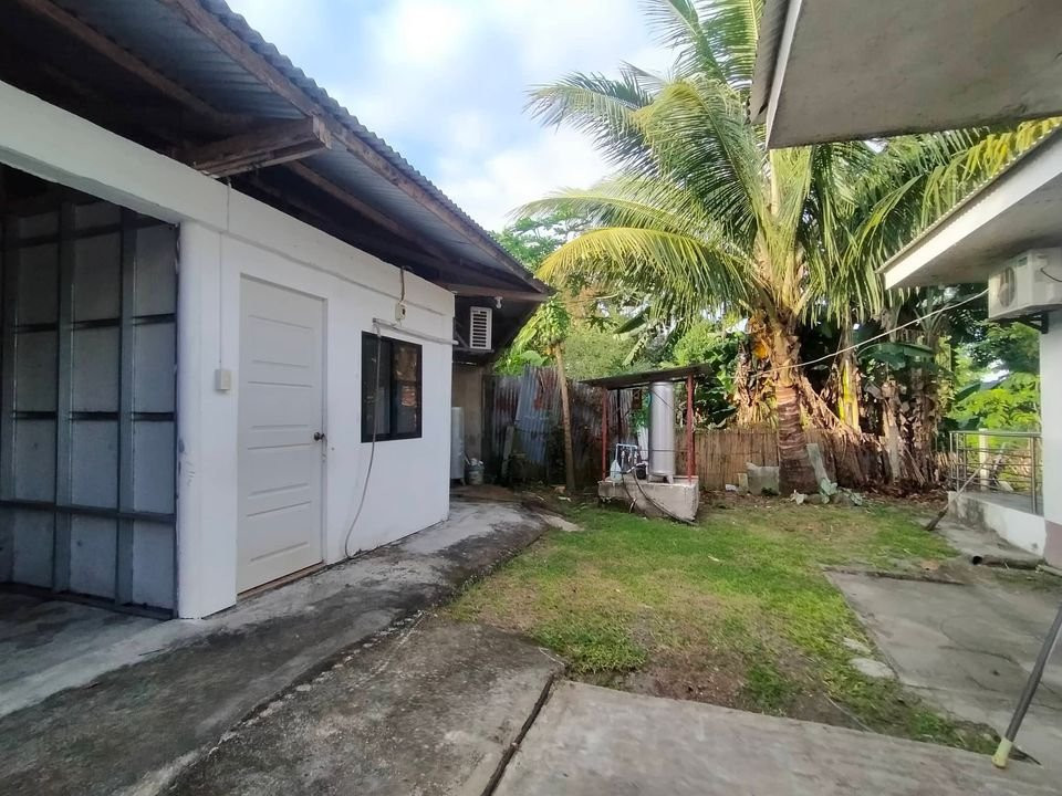 FOR RENT - Bacong 5BR Two Buildings Furnished Large Lot & Near To Everything