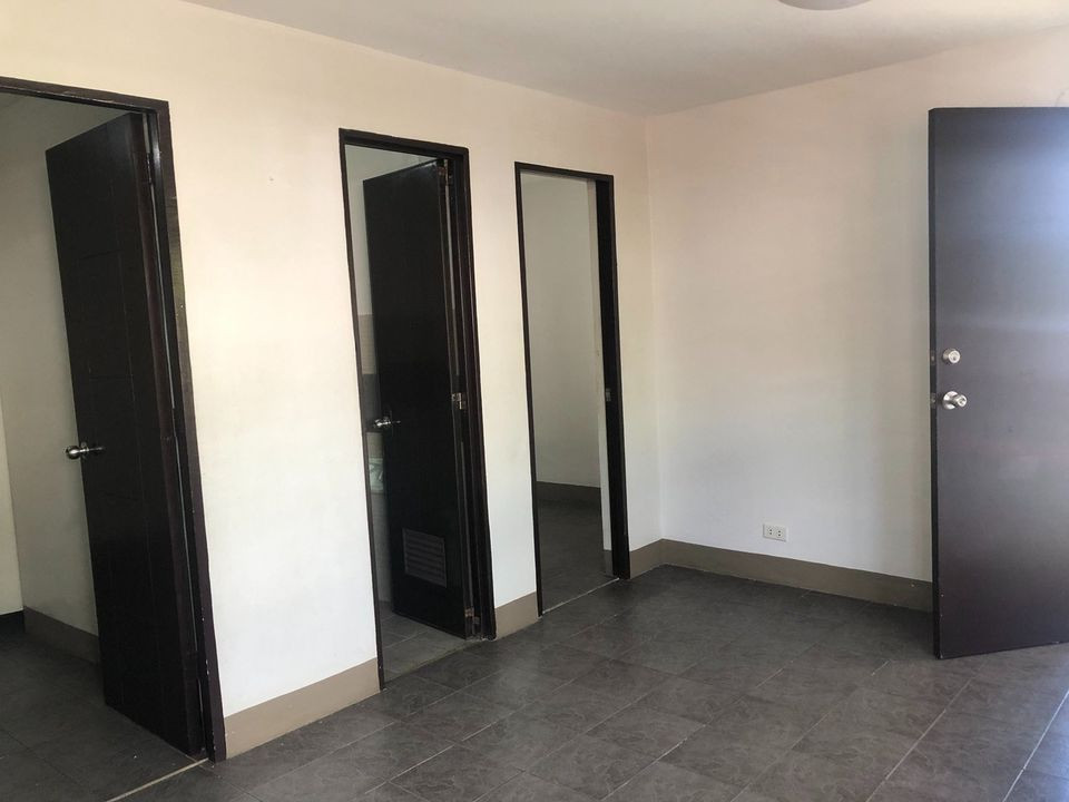 2 Beds 1 Bath Apartment/condo