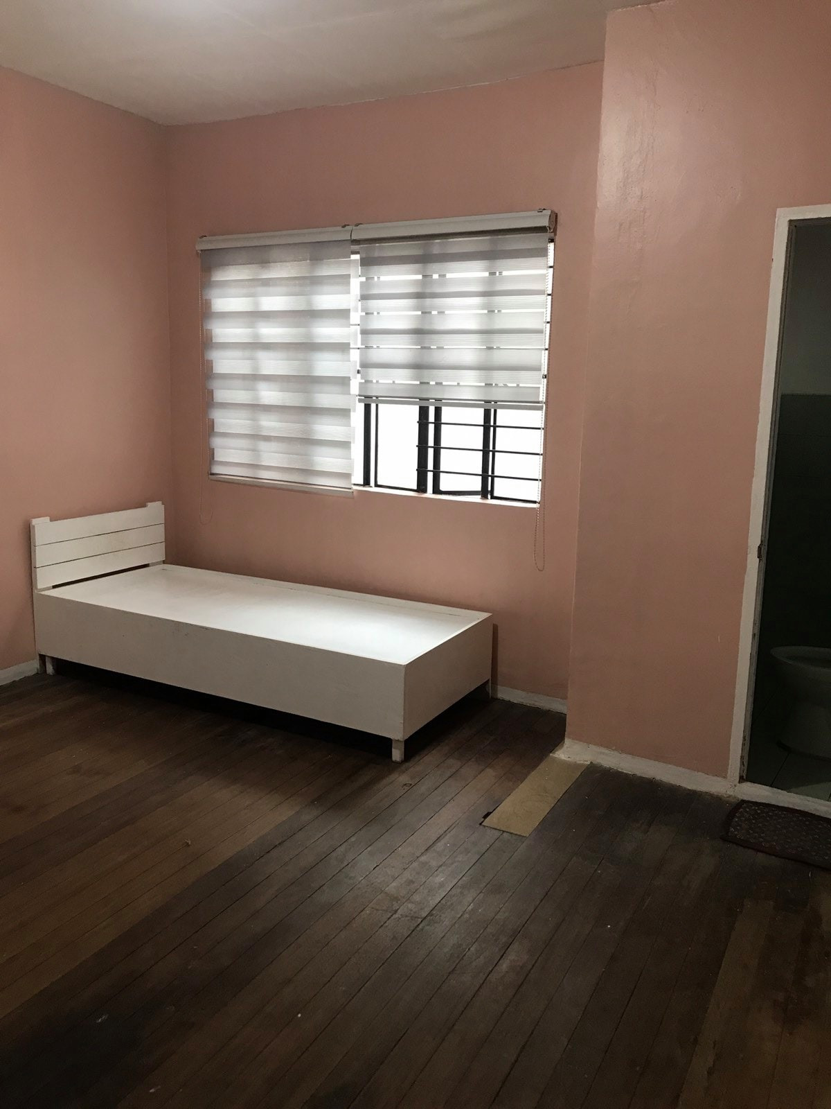 ROOM FOR RENT WITH OWN BATHROOM