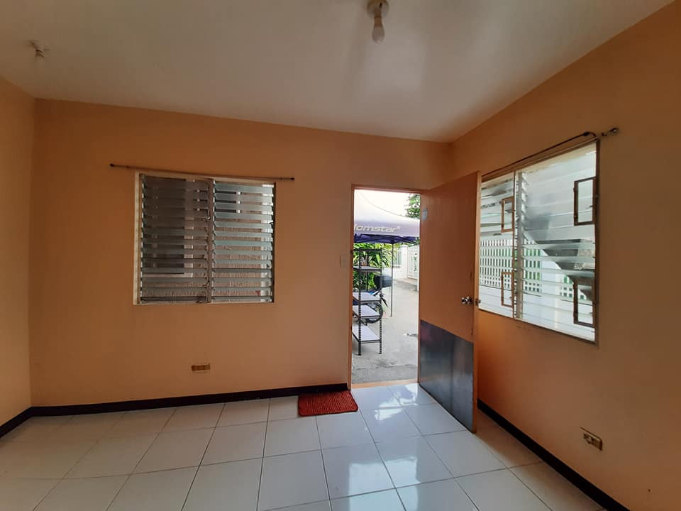 Room for rent / Ladies only