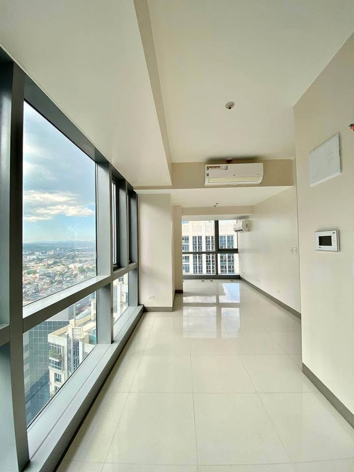 Luxurious 1BR condo unit at Eastwood City