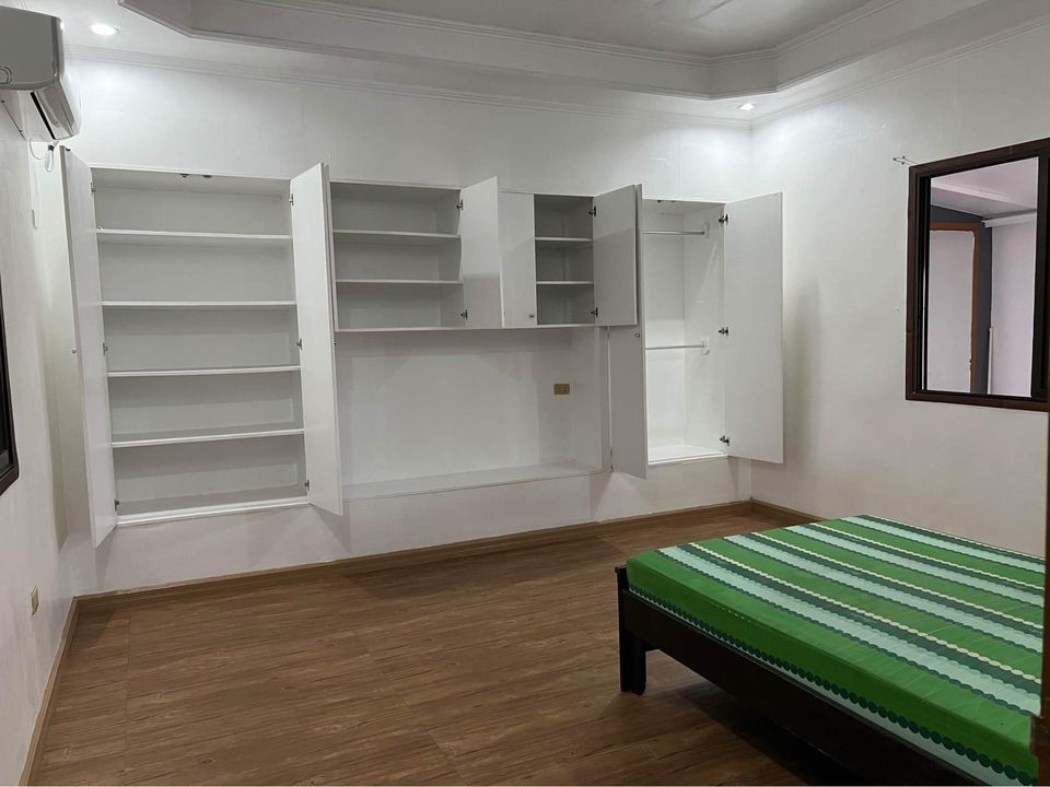 Gallery 4